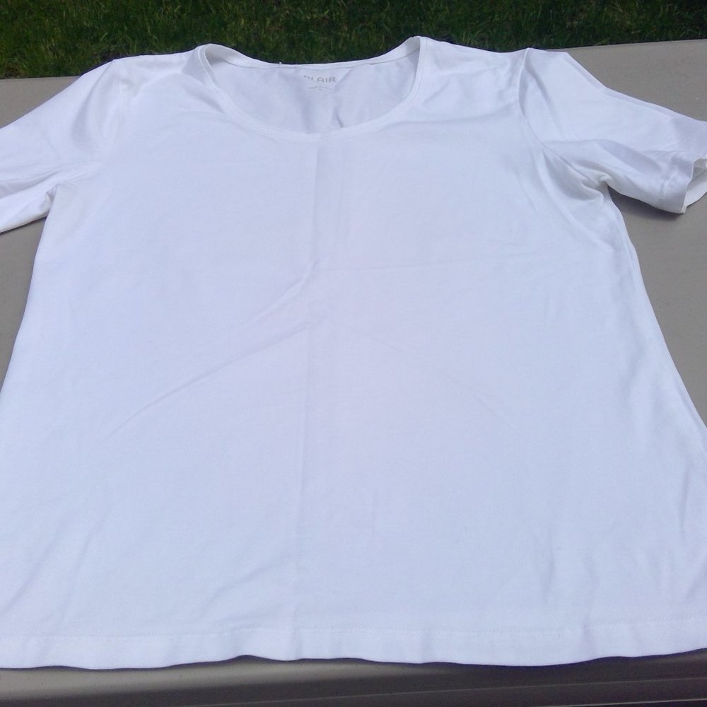 White T-shirt-NWOT-Blair